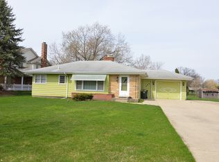 402 E Sunset Dr, Arlington Heights, IL 60004