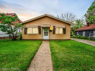 795 Robinwood St, Pontiac, MI 48340