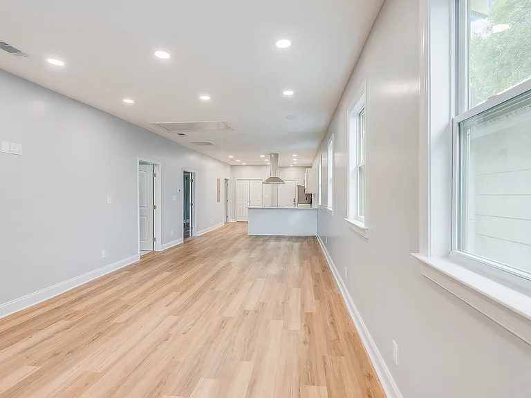 1217 E Park Ave — Photo 12