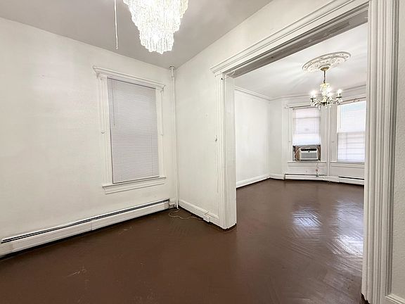 5th image of 183 Fairview Ave #1
