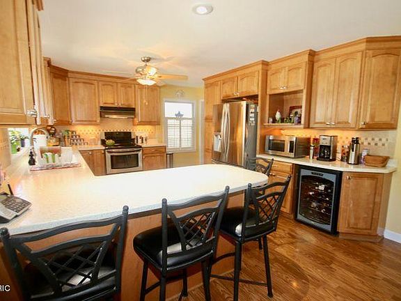 3rd image of 801 Lions Park Dr