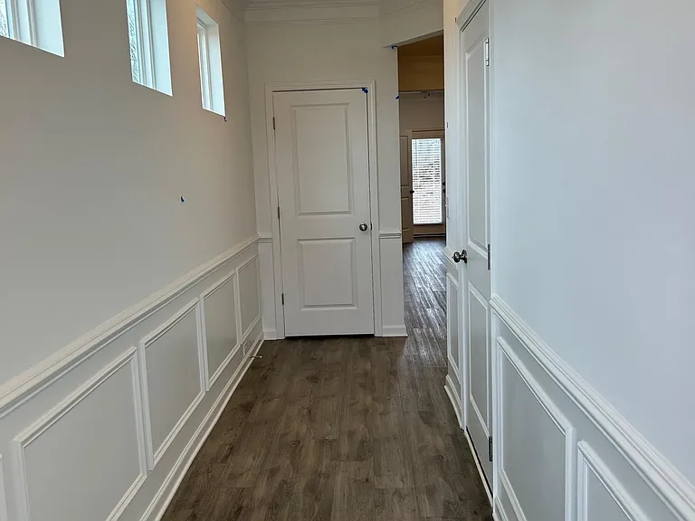163 Townsend Cir — Photo 2