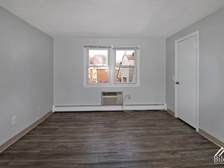 Hillside Terrace Apartments — Photo 119
