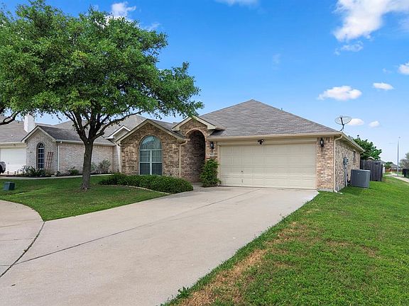 2nd image of 3813 Hazel Dr