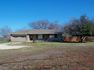 1330 N Radio Hill Rd, Gainesville, TX 76240