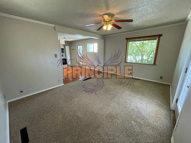 2021 Johns Ave — Photo 6
