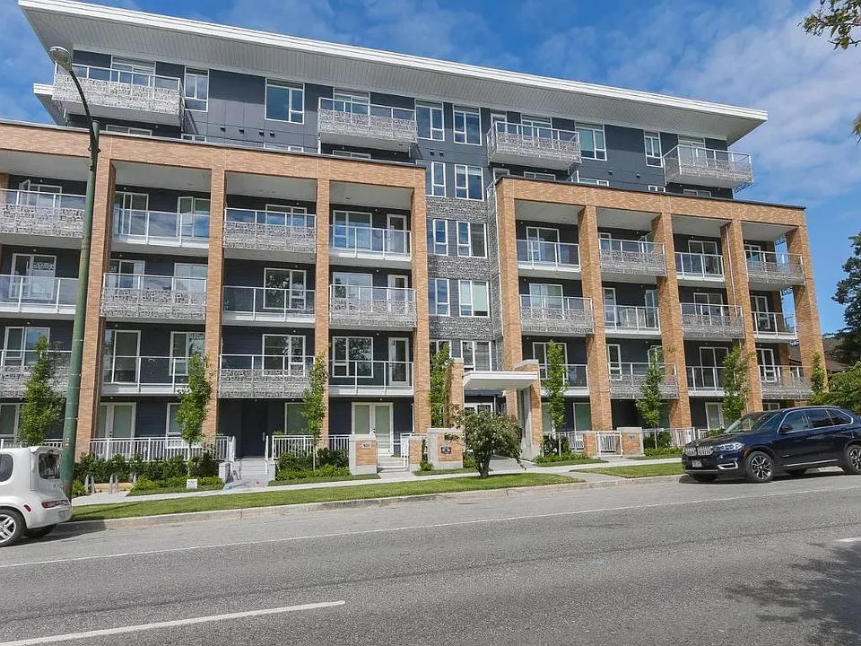 6933 Cambie St #305