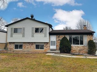 40018 Stimpson Dr, Sterling Heights, MI 48310