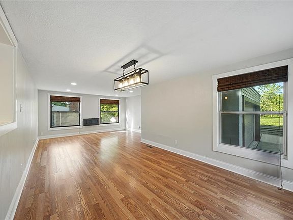 5th image of 31 S Hartnett Ave