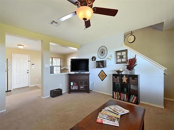 4th image of 510 Holly Grove St