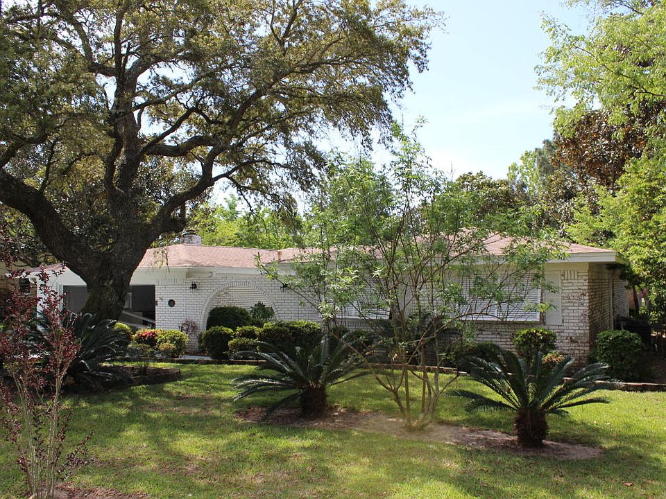 2nd image of 33 Magnolia Ave