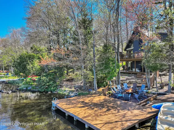 5166 Classic Dr, Tobyhanna, PA 18466