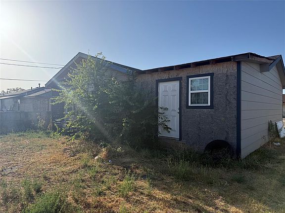 2nd image of 1325 E Hemlock St