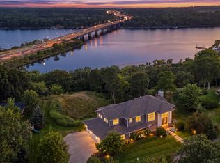19 Birkmose Park Ln, Hudson, WI 54016
