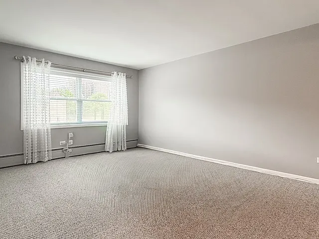 530 W Barry Ave #4D — Photo 2