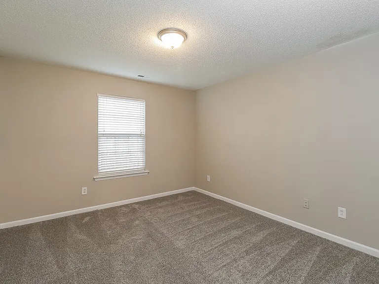 2111 Hunters Trail Dr — Photo 14