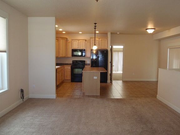 4th image of 2431 Dixon Ave