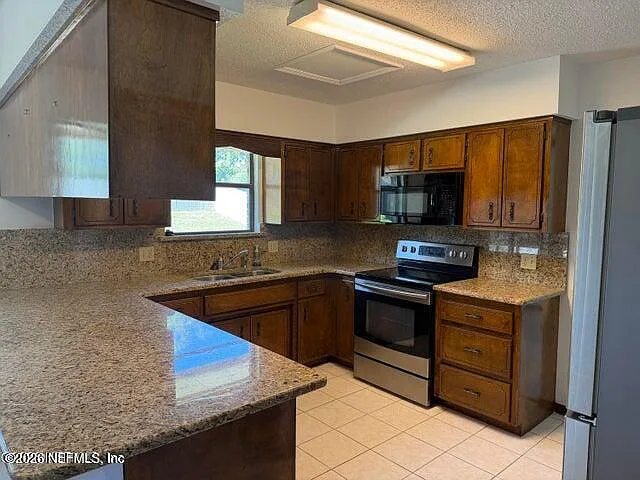 2295 Foxwood Dr — Photo 5
