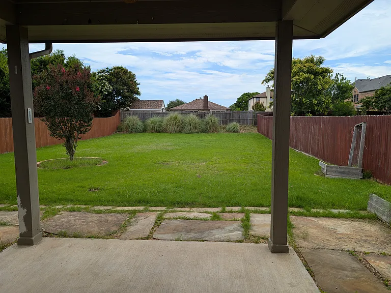2210 Lakeridge Ln — Photo 11