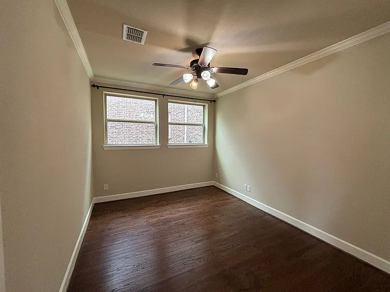 2908 N Umberland Dr — Photo 5