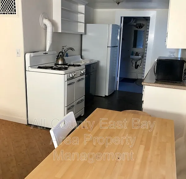 2632 Hillegass Ave #E — Photo 6