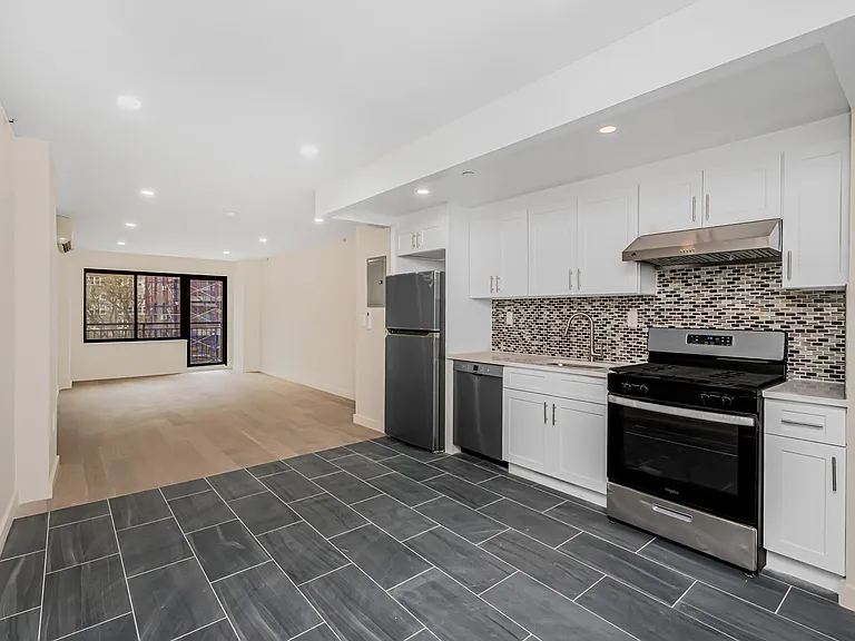 3641 Johnson Ave #2B — Photo 1