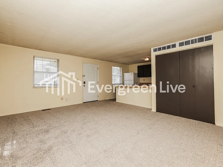 7724 Mount Hood Dr — Photo 5
