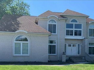 1686 Shaker Heights Ct, Bloomfield Hills, MI 48304