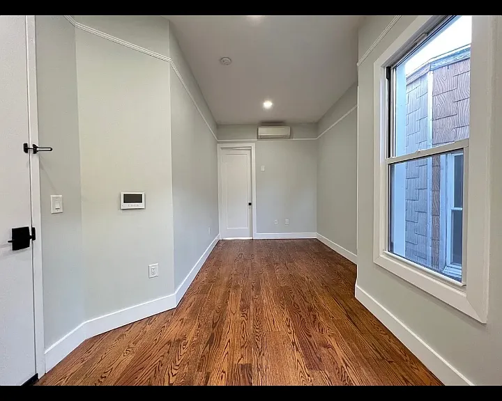 112 Duncan Ave #3LL — Photo 6