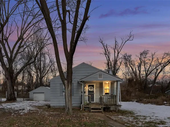623 Quarry St, Farmington, MO 63640
