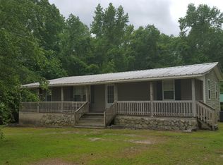 1019 Preston Rd, Maxton, NC 28364