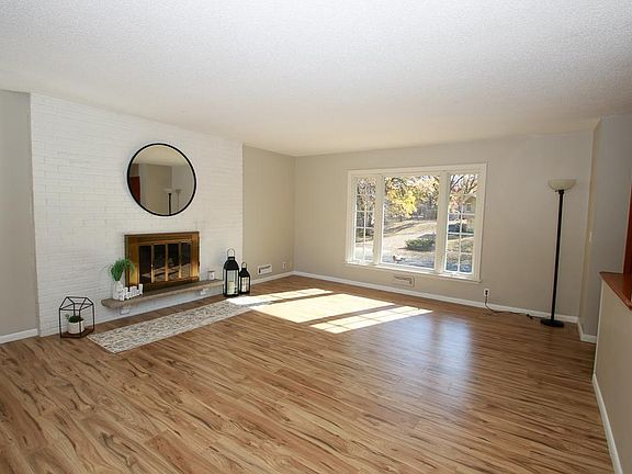 2nd image of 518 Timberland Dr