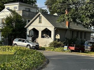 5 Westwood Rd, Branford, CT 06405