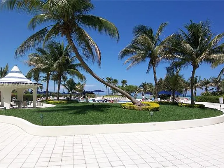 5151 Collins Ave #1030 — Photo 26