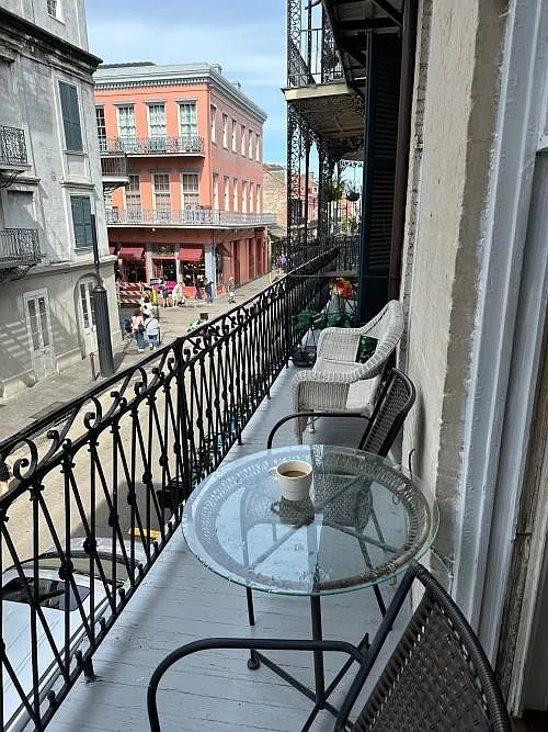 1 bed, 700 sqft, $1,850 — Photo 2