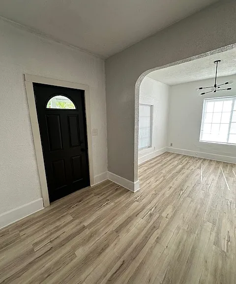230 Adams St — Photo 2