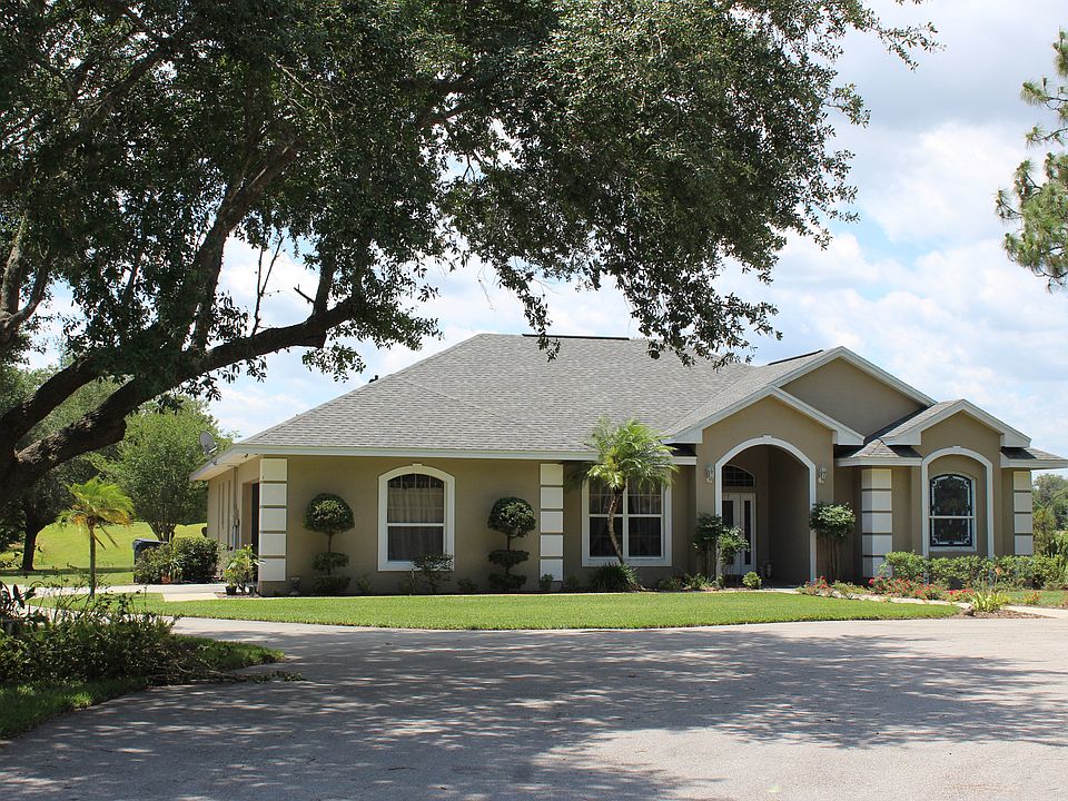 1st image of 1077 Country Lake Cir