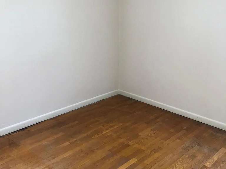 1249 Eastern Pl NE — Photo 12