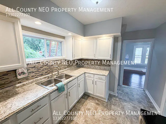 1114 Herberich Ave — Photo 12