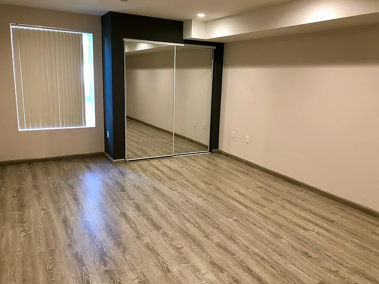 6238 Fulton Ave — Photo 13
