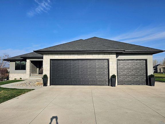 2nd image of 927 Wynstone Dr