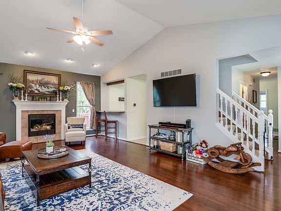 5th image of 4351 W Pointe Dr