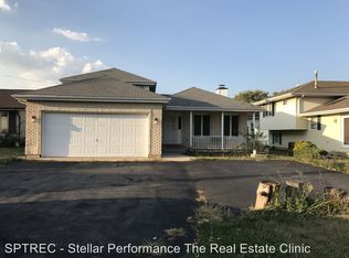 25W068 Geneva Rd, Carol Stream, IL 60188