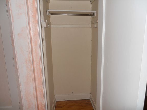 4th image of 4608 N Leavitt St #1