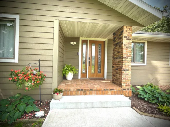 3511 Hoeger Ln, Albert Lea, MN 56007