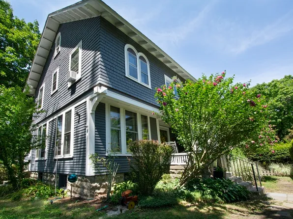 2 Richardson Ter, Worcester, MA 01602