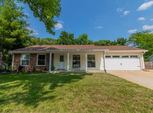 914 La Bonne Pkwy, Ballwin, MO