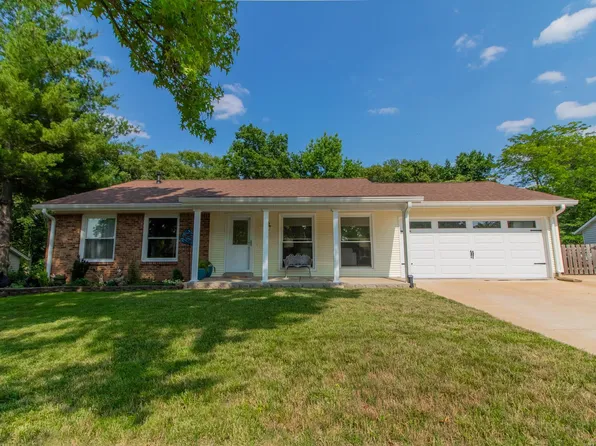 914 La Bonne Pkwy, Ballwin, MO 63021