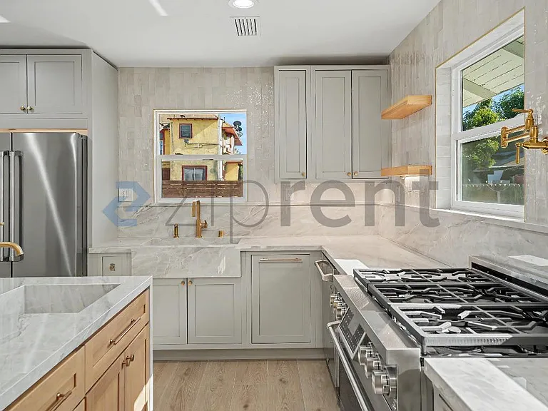 1676 W 24th St — Photo 19