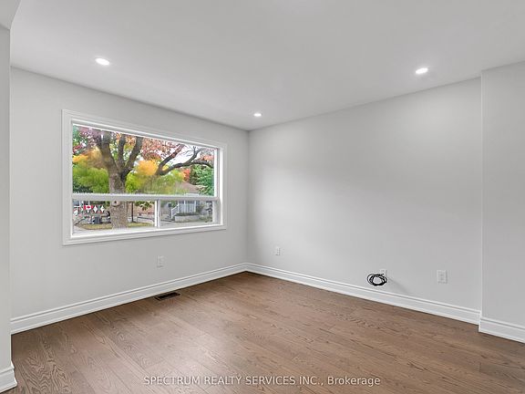 5th image of 11 Vimy Ave